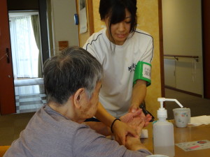 ④瀧原・食事手消毒