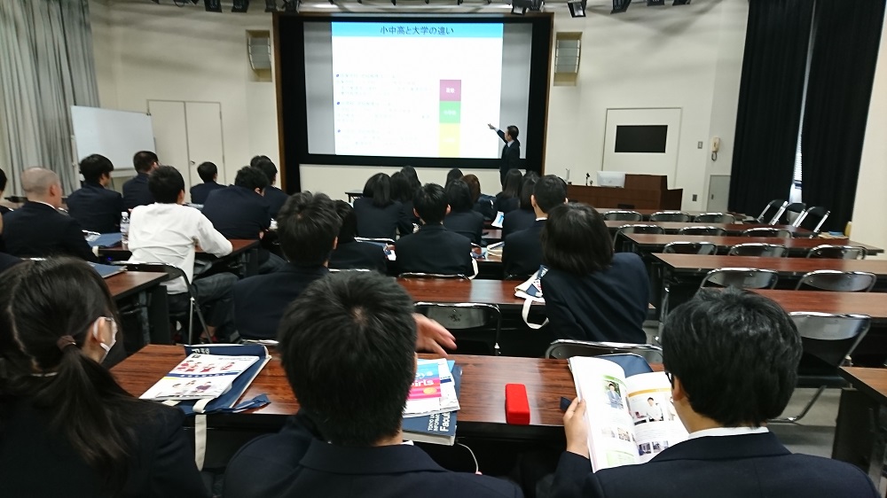 明聖高等学校画像